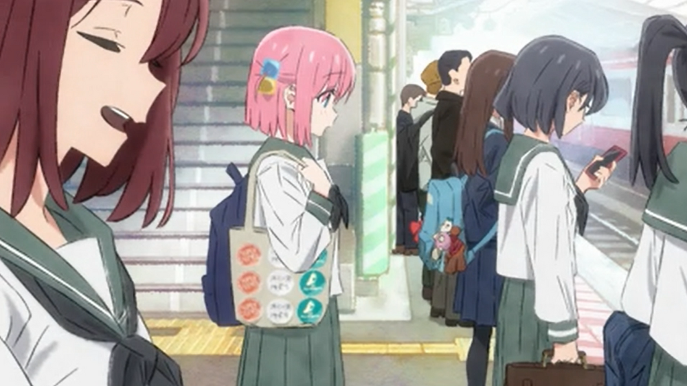 1話金沢八景駅のシーン