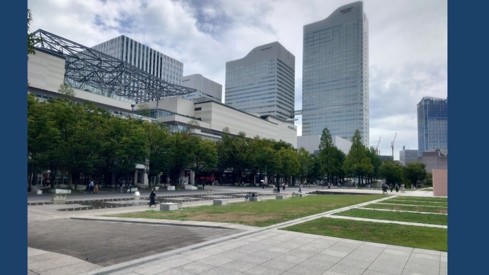 HSSTの美術館前駅